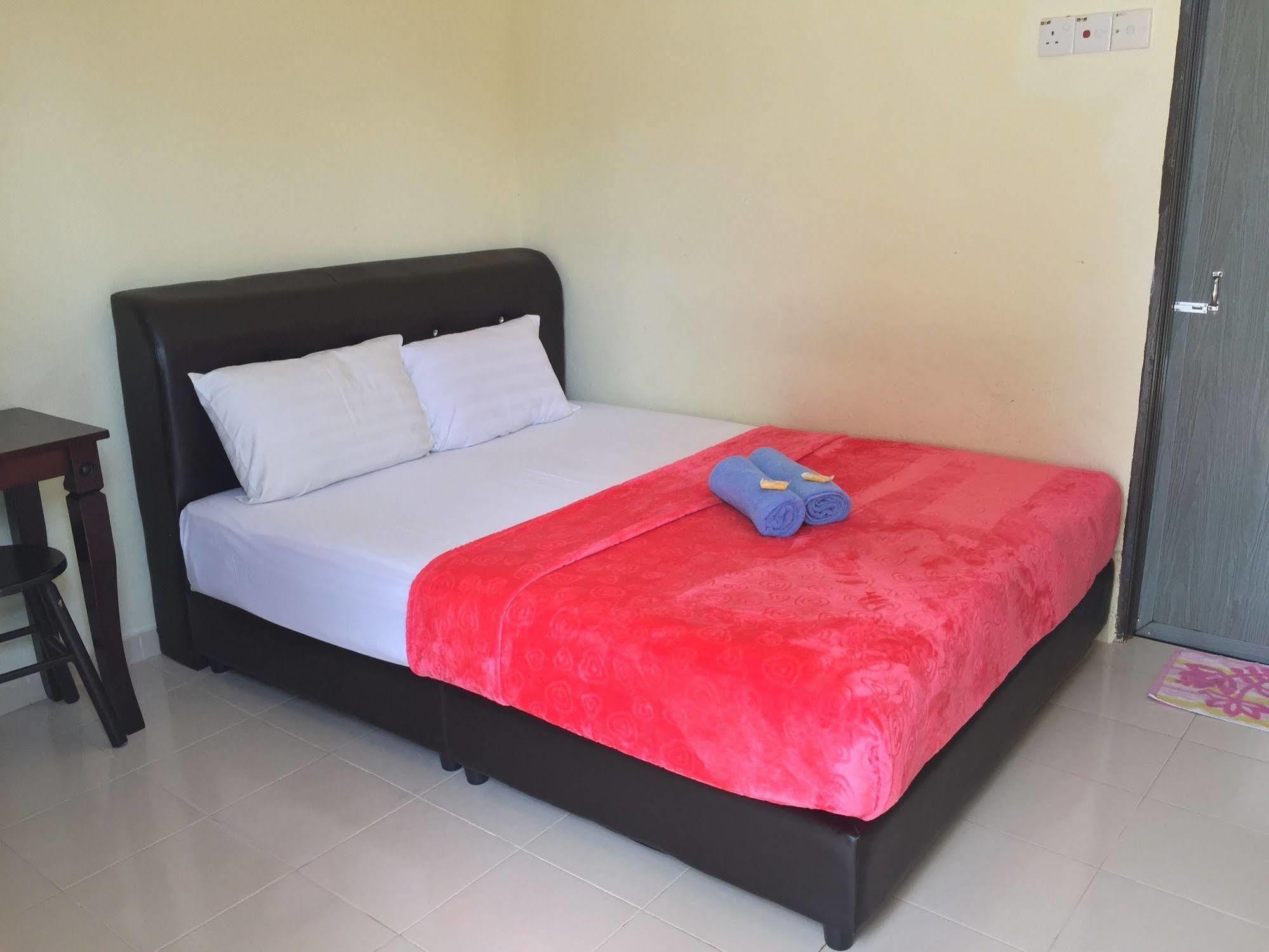 Rasa Senang Villa -Islam Guest Only Pantai Cenang  Exterior photo