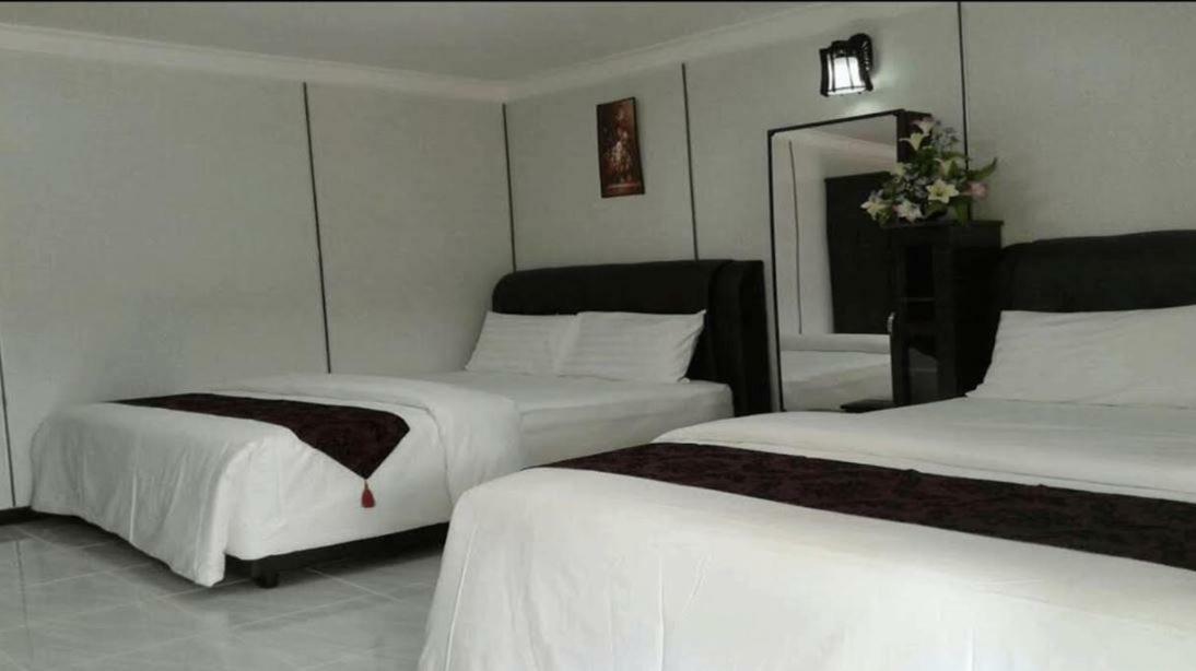 Rasa Senang Villa -Islam Guest Only Pantai Cenang  Exterior photo