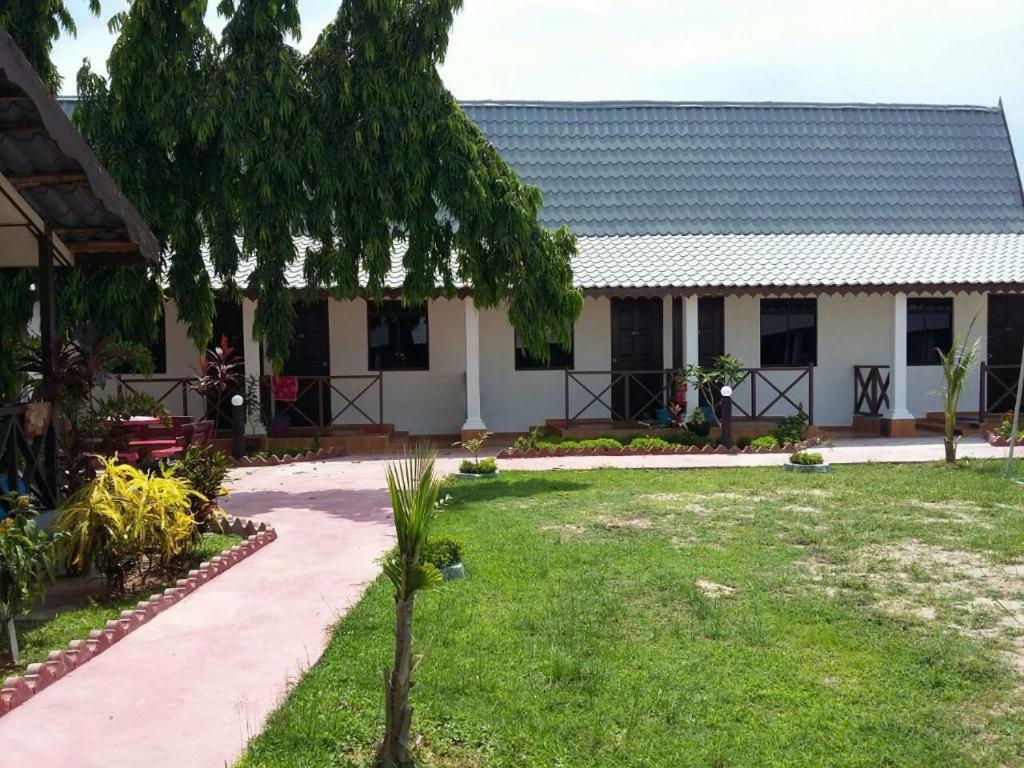 Rasa Senang Villa -Islam Guest Only Pantai Cenang  Exterior photo